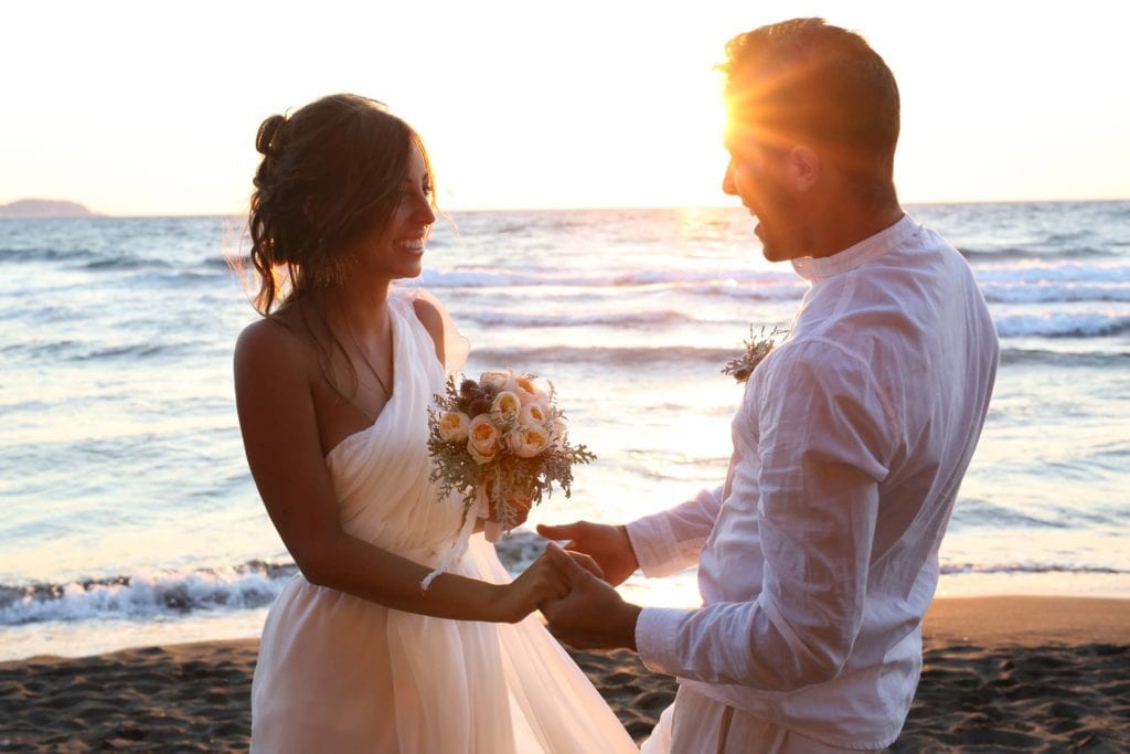 Matrimonio sulla spiaggia a Procida (Federica Formisano)