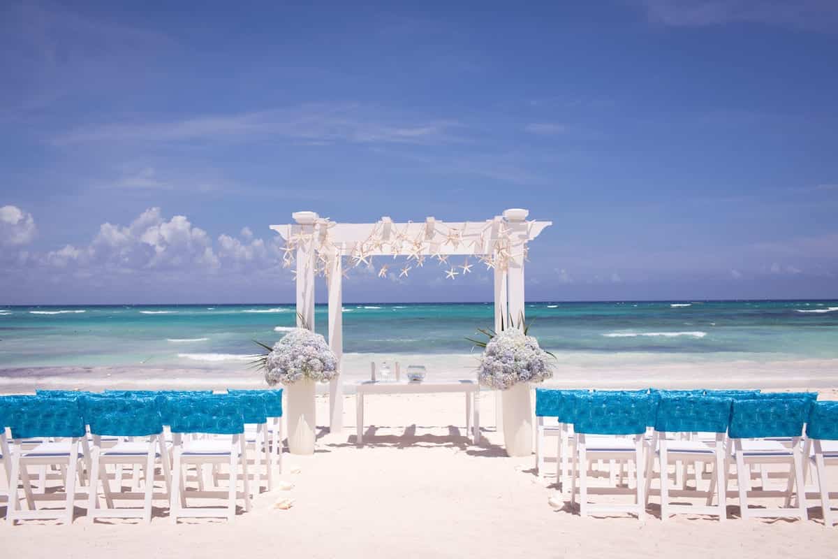 3 Idee per la cerimonia nuziale sulla spiaggia – 3 Ideas for the wedding ceremony on the beach